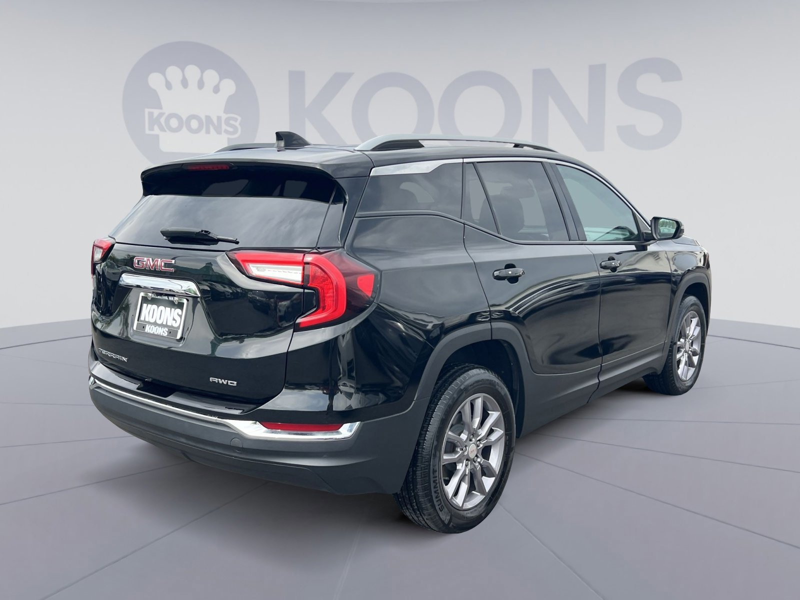 Used 2024 GMC Terrain SLT AWD/4WD image 10