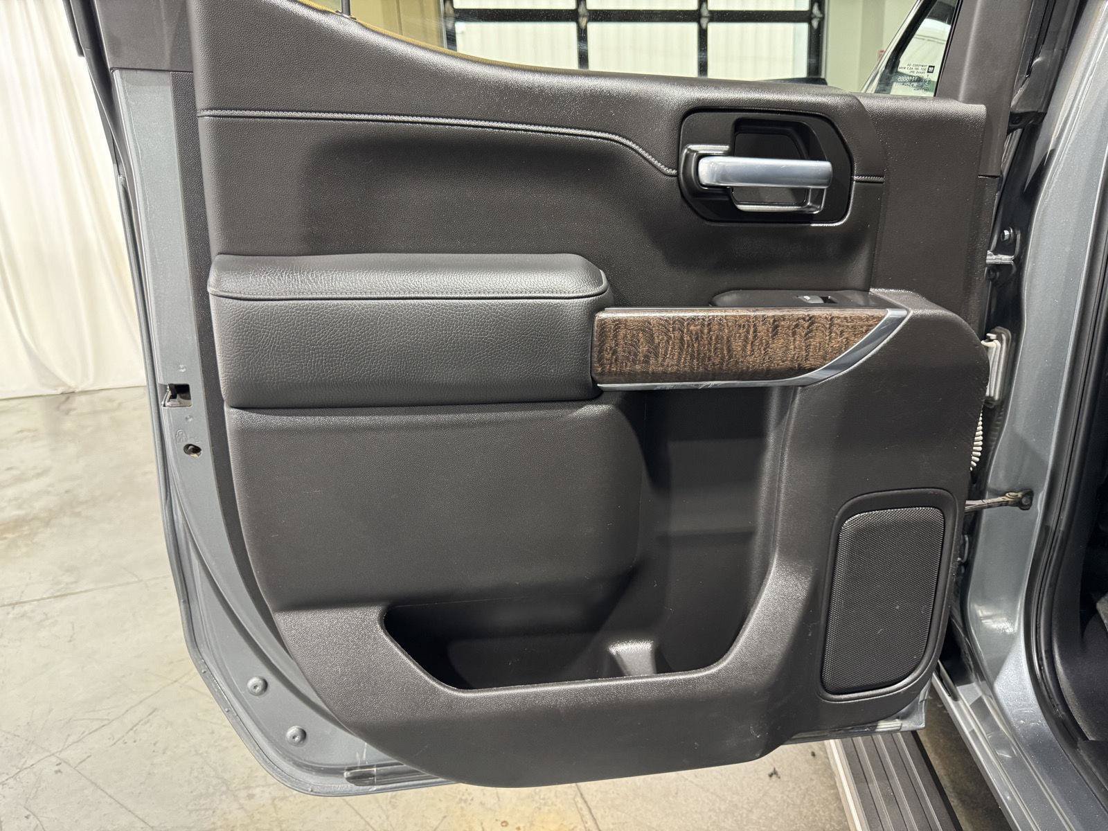 Used 2020 GMC Sierra 1500 Denali w/ Denali Ultimate Package AWD/4WD image 29