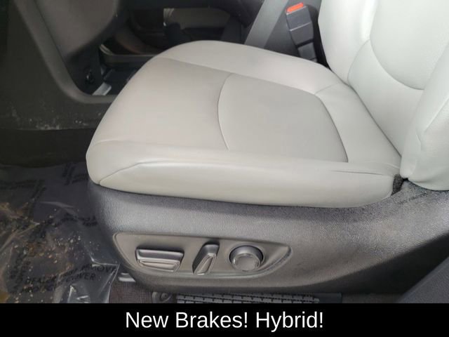 Used 2025 Toyota Sienna XLE w/ XLE Plus Package image 13