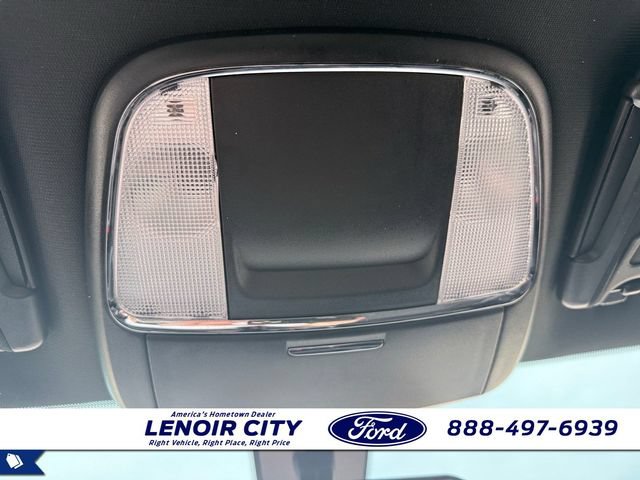 Used 2022 Dodge Charger SXT w/ Blacktop Package RWD image 17