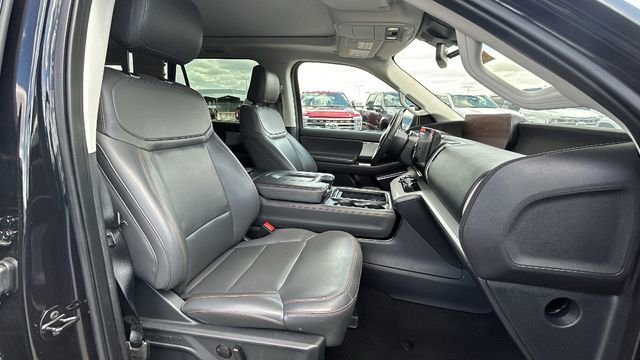 Certified 2025 Ford Expedition Active AWD/4WD image 11
