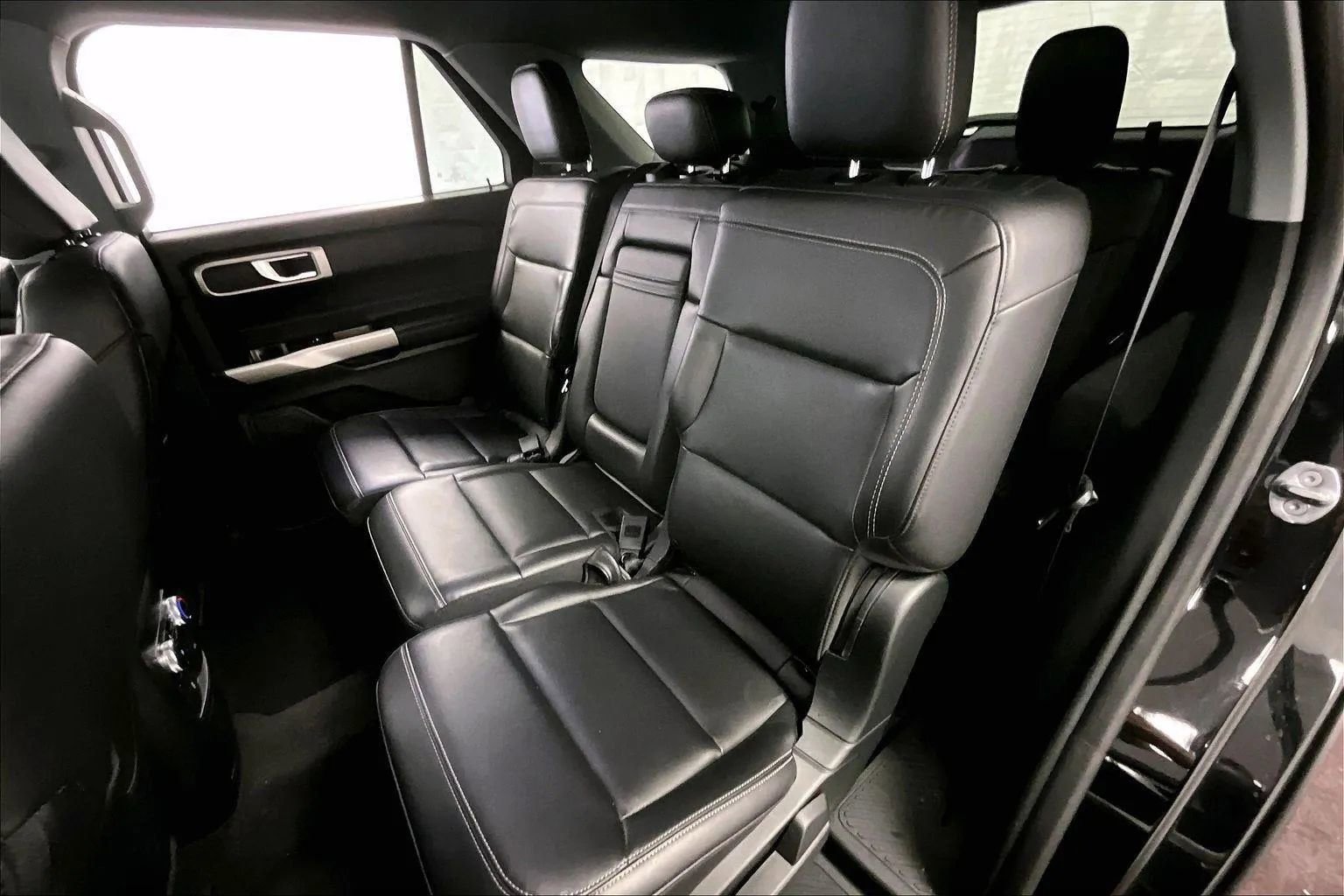 Certified 2023 Ford Explorer XLT w/ Equipment Group 202A image 25