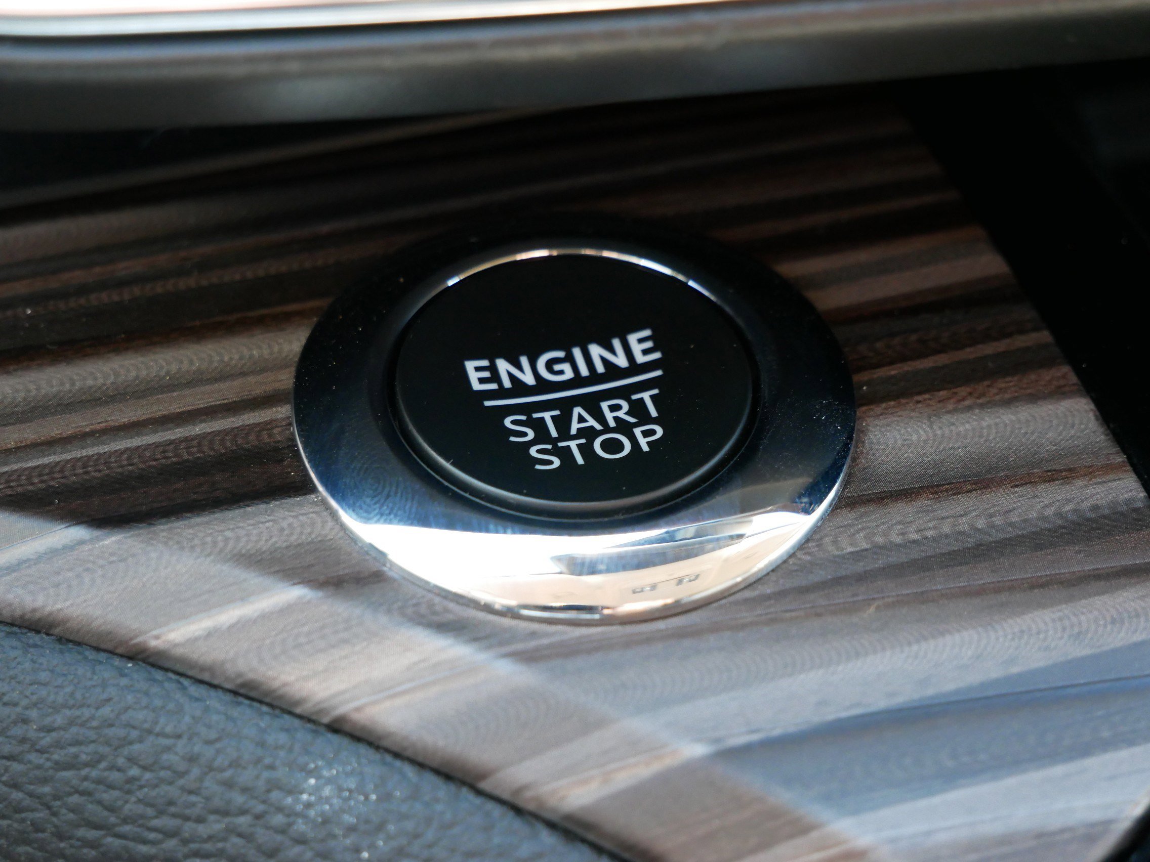 Certified 2023 Ford Explorer Limited AWD/4WD image 32