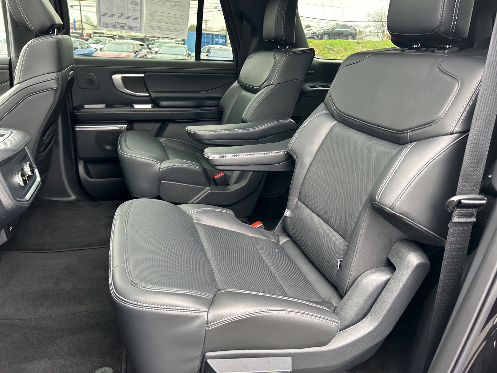 Certified 2025 Ford Expedition Max Platinum w/ Stealth Performance Package AWD/4WD image 10
