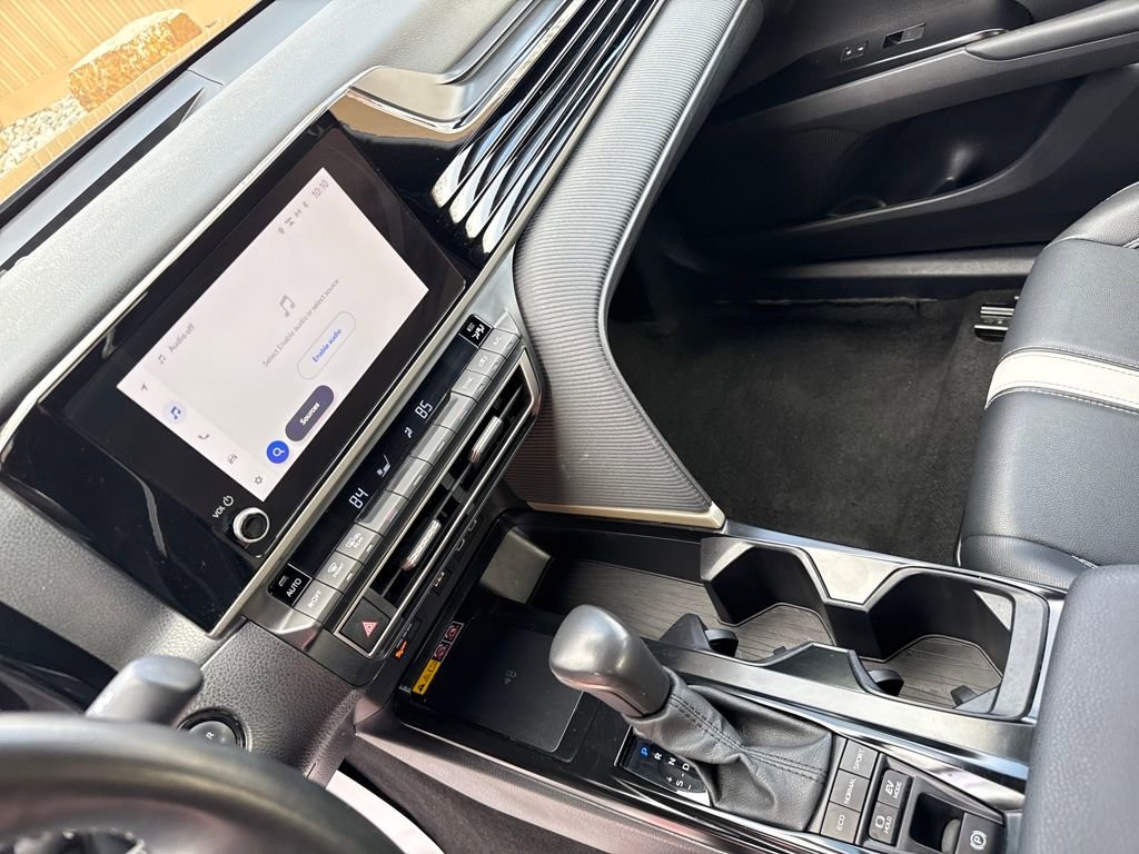 Used 2025 Toyota Camry SE image 14