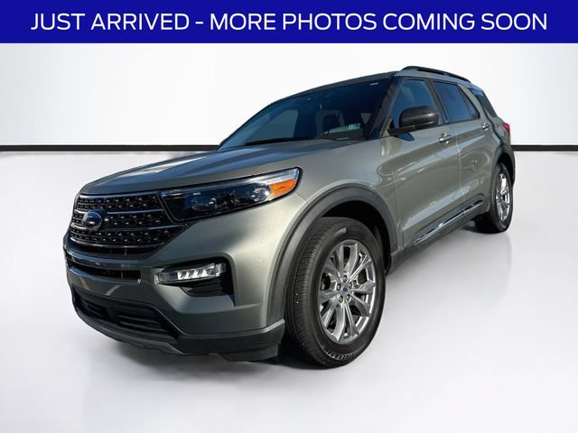 Certified 2020 Ford Explorer XLT w/ Equipment Group 202A AWD/4WD image 3