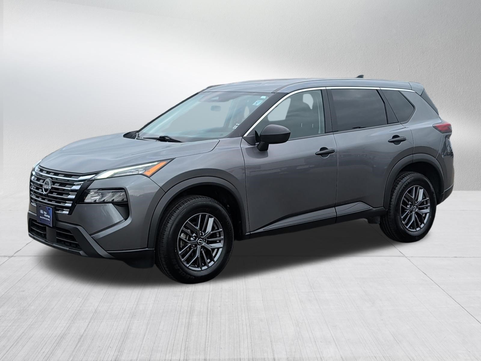 Used 2024 Nissan Rogue S AWD/4WD image 3