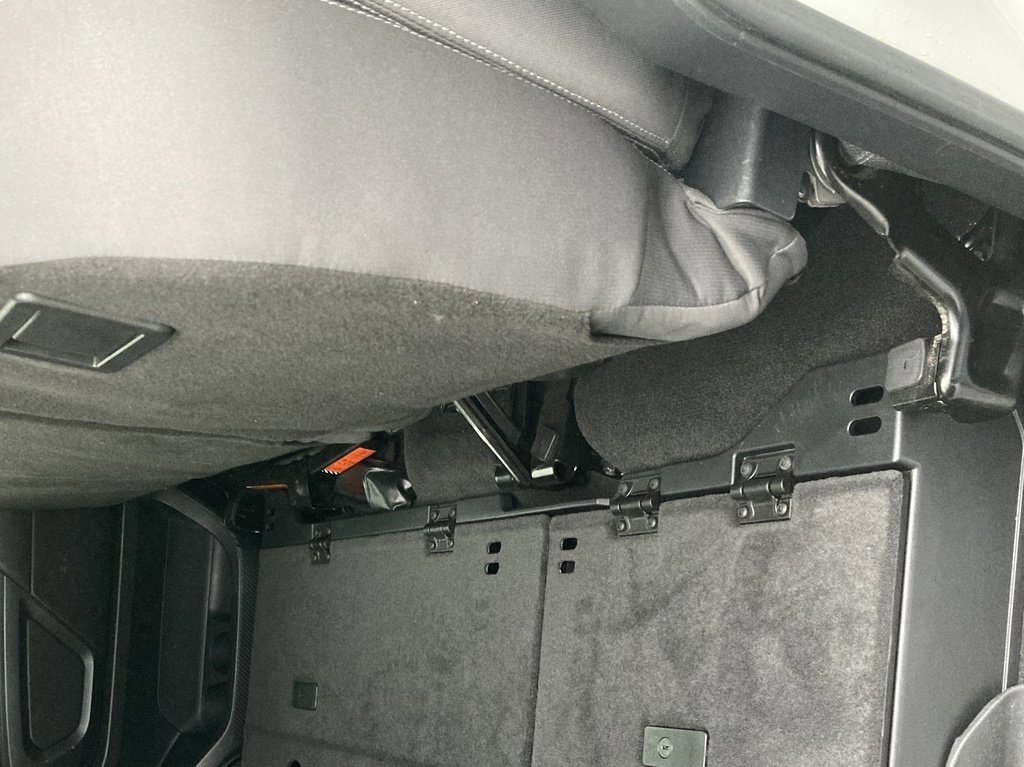 Used 2023 Nissan Titan SV w/ SV Convenience Package image 37