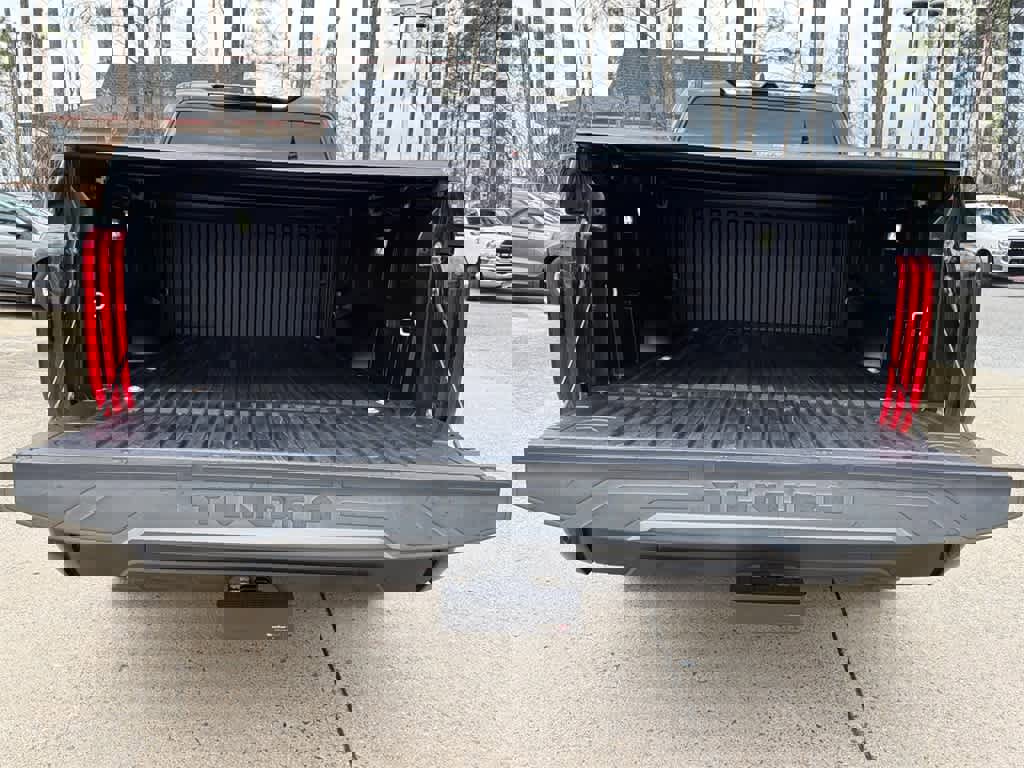 Used 2022 Toyota Tundra SR5 w/ SR5 Premium Package image 16