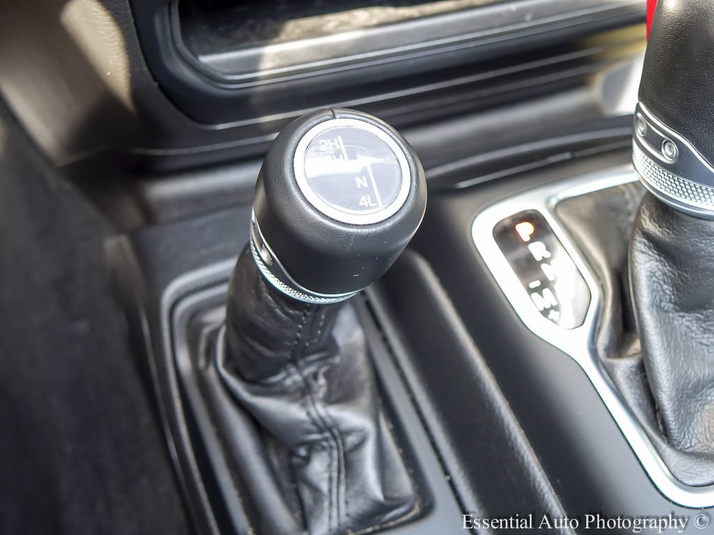 Used 2023 Jeep Wrangler Unlimited Sahara AWD/4WD image 18