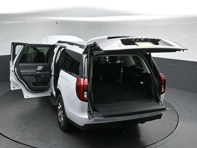 Certified 2025 Ford Expedition Active AWD/4WD image 58