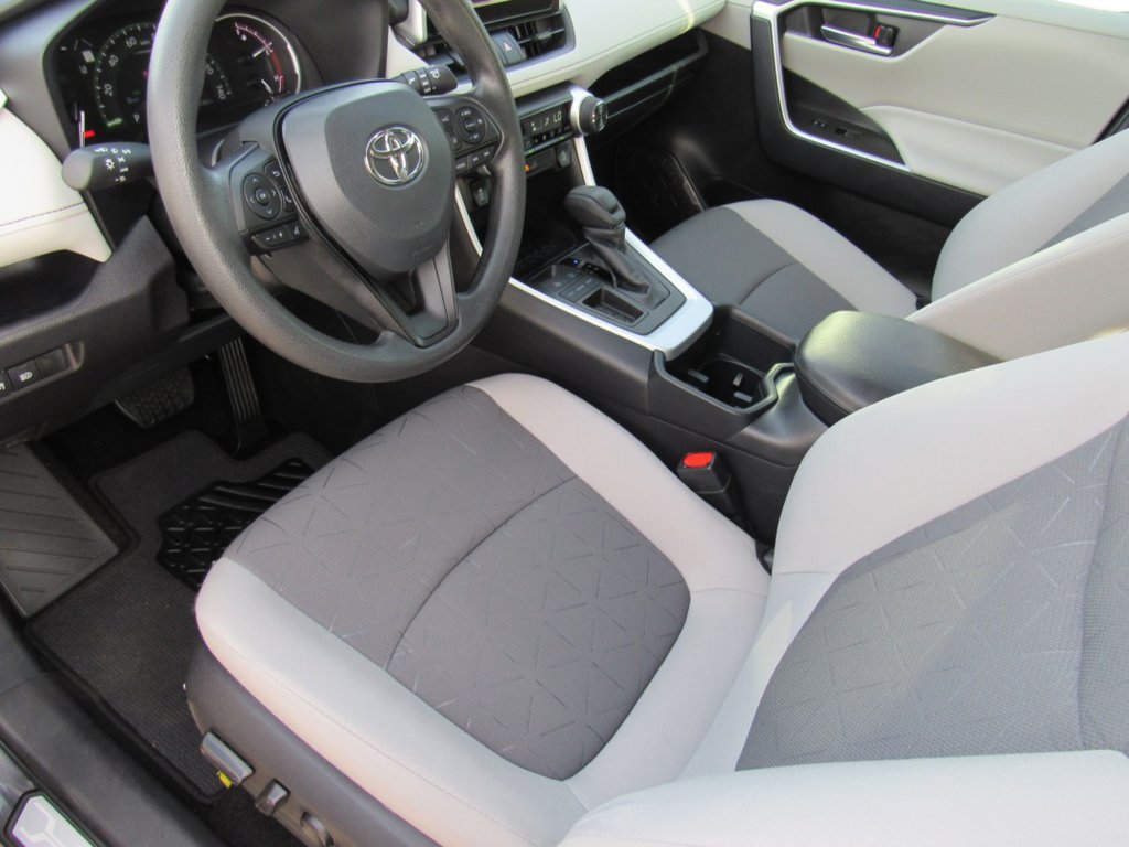 Used 2025 Toyota RAV4 XLE FWD image 15