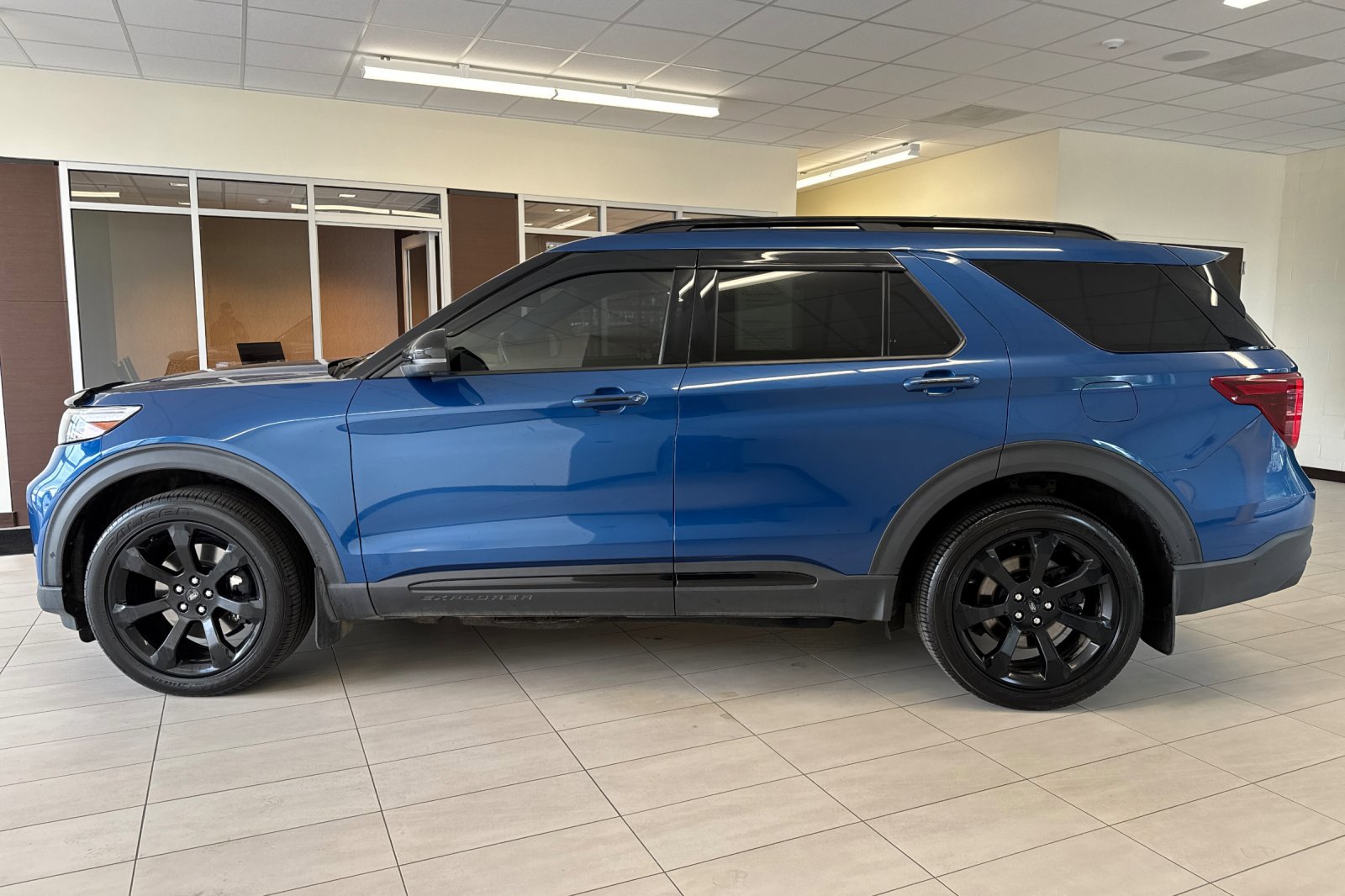 Certified 2020 Ford Explorer ST w/ ST Street Pack image 7