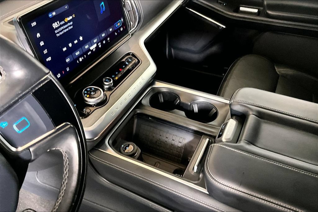 Certified 2025 Ford Expedition Platinum AWD/4WD image 13