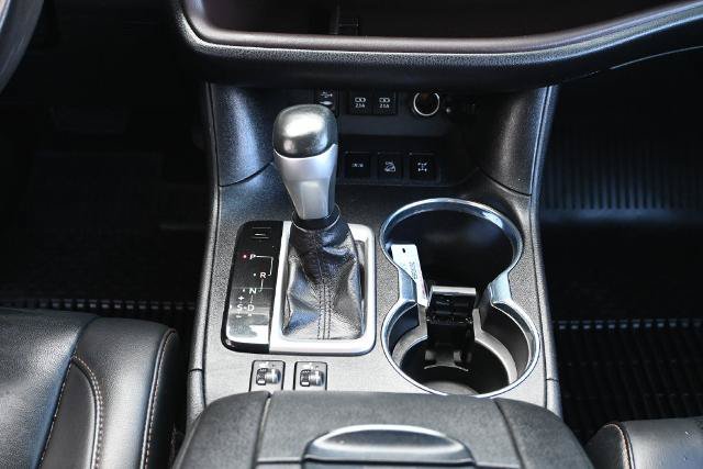 Used 2019 Toyota Highlander XLE AWD/4WD image 30
