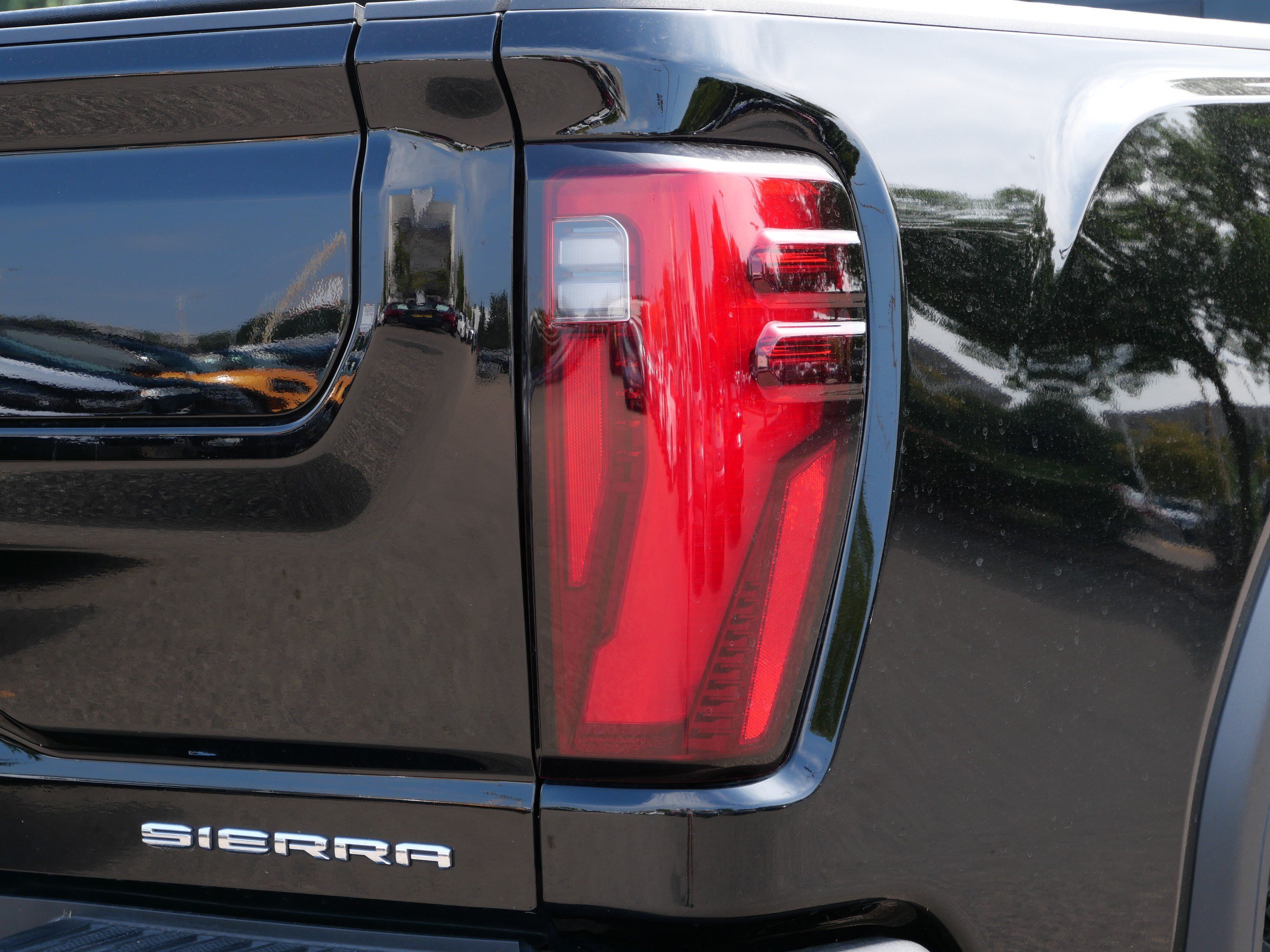 Used 2024 GMC Sierra 2500 Denali w/ Denali Reserve Package AWD/4WD image 17