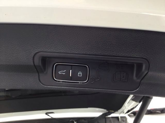Certified 2023 Ford Explorer XLT w/ Equipment Group 202A AWD/4WD image 24