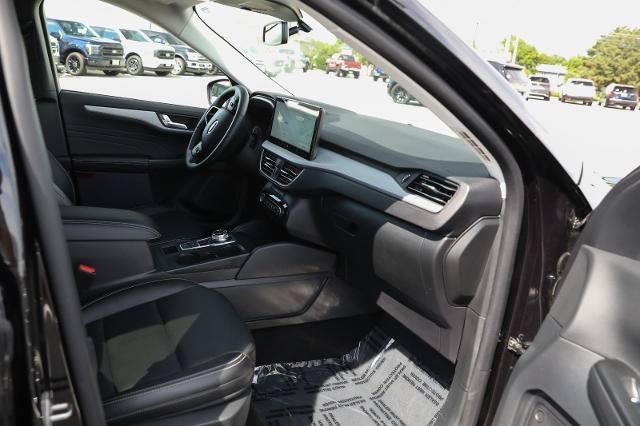 Certified 2025 Ford Escape Platinum AWD/4WD image 26