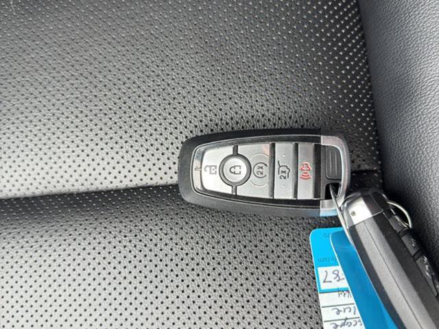 Certified 2022 Ford Escape Titanium image 27