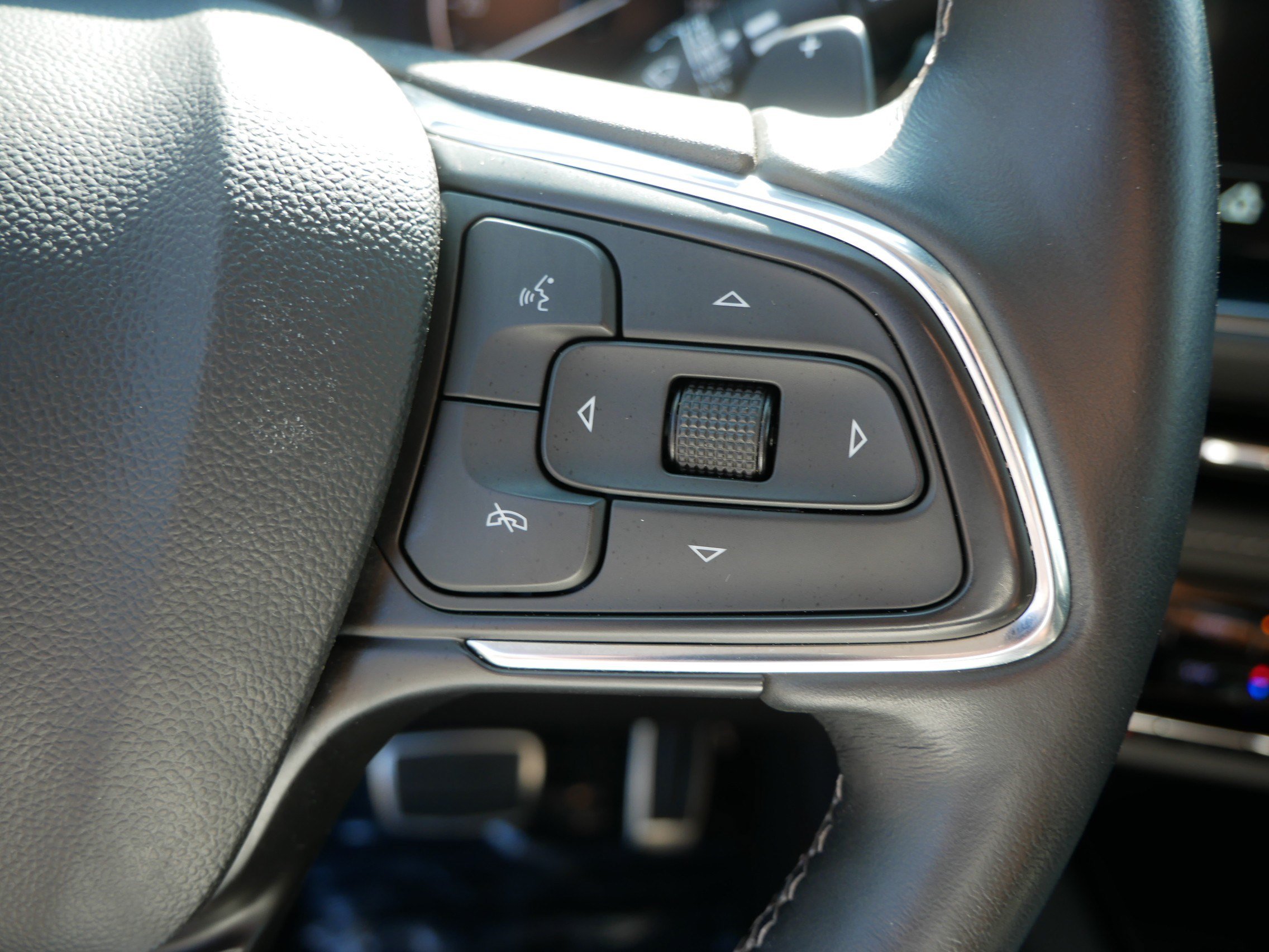 Used 2022 Buick Envision Preferred AWD/4WD image 26