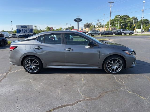 Used 2022 Nissan Sentra SR w/ SR Premium Package FWD image 8