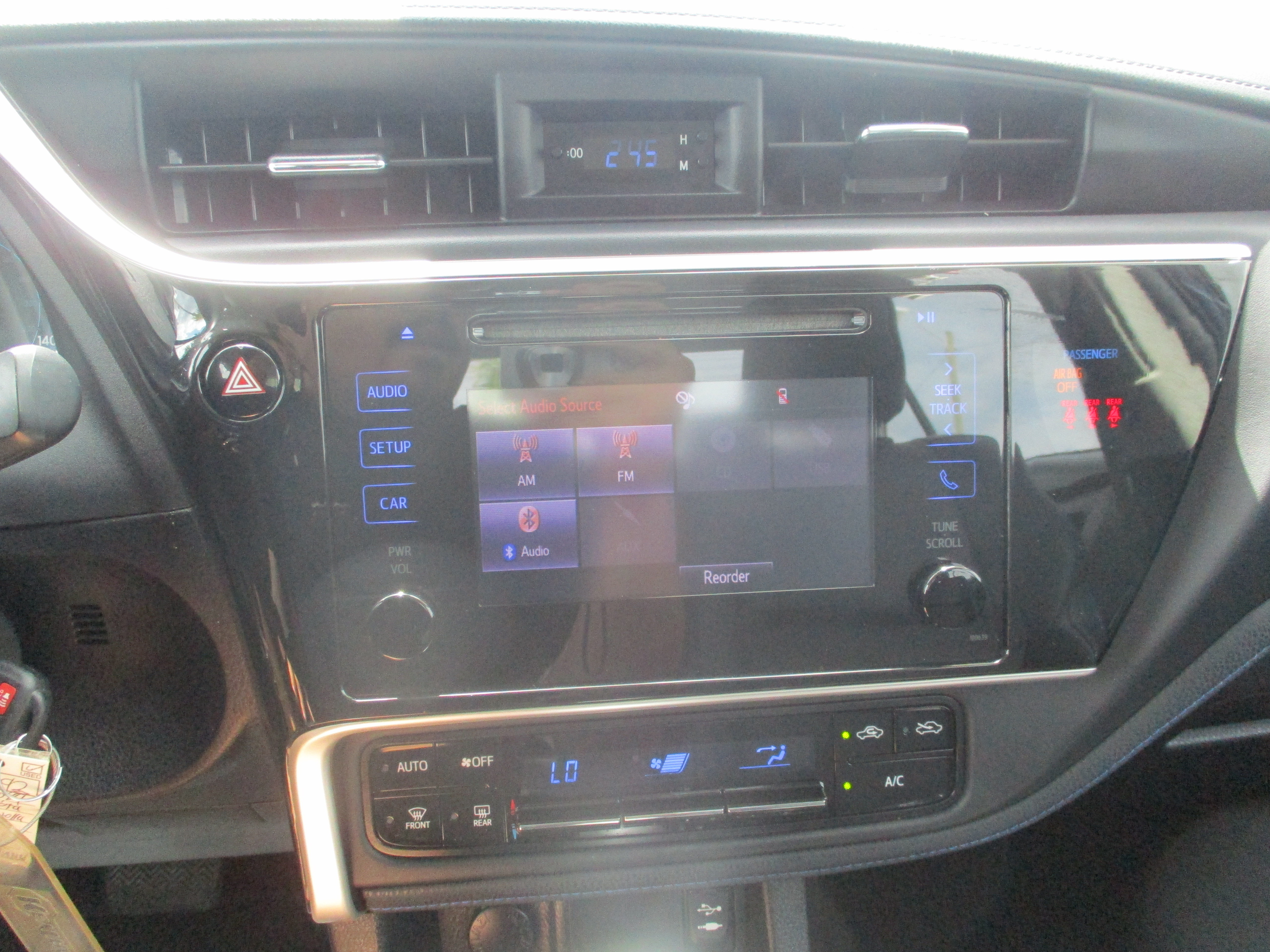 Used 2019 Toyota Corolla SE FWD image 16