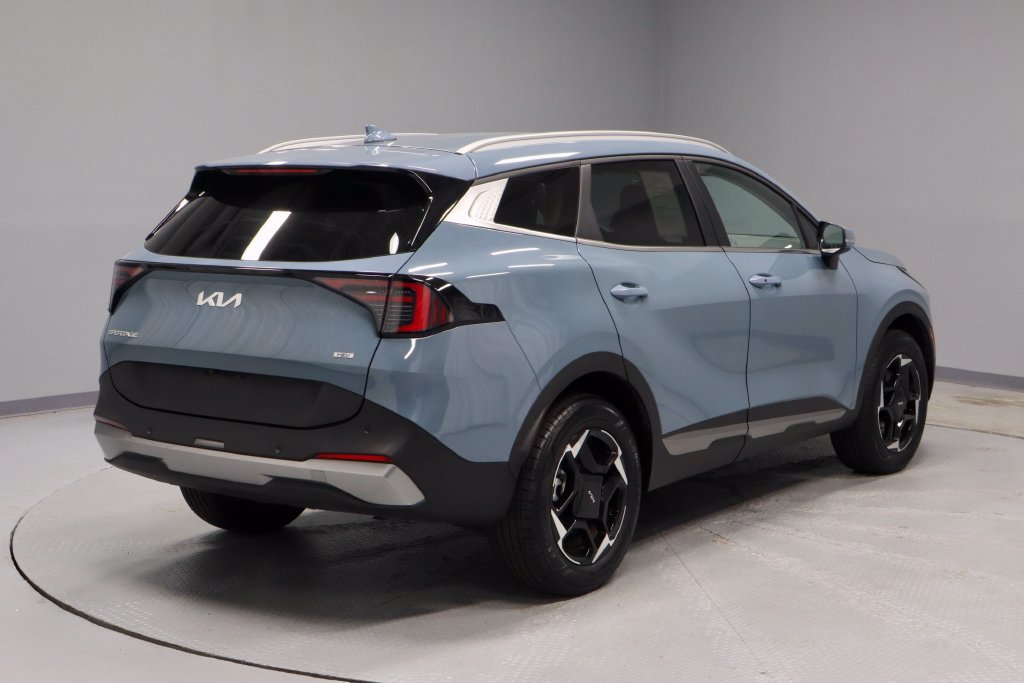 Used 2026 Kia Sportage EX AWD/4WD image 12