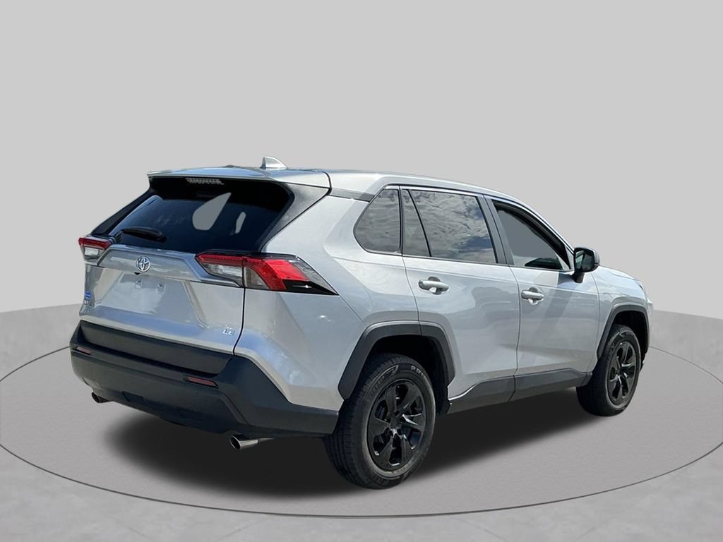 Used 2022 Toyota RAV4 LE FWD image 11