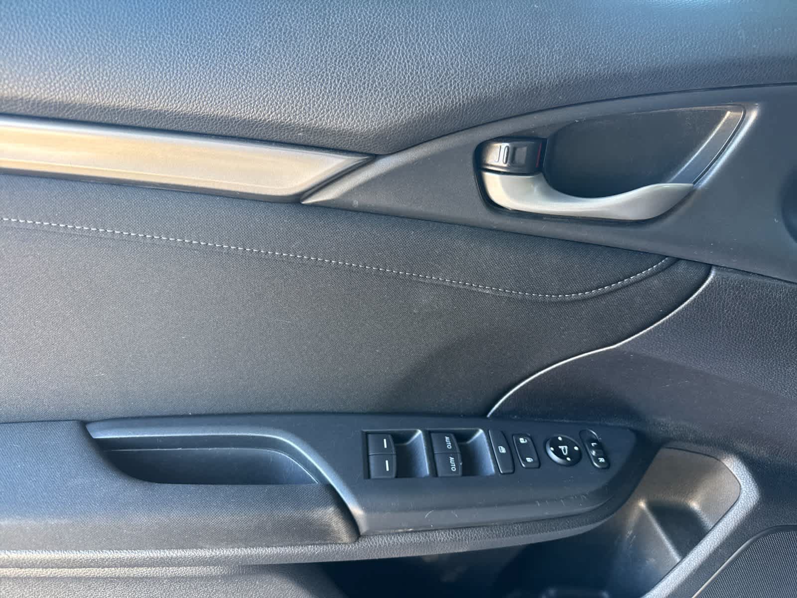 Used 2020 Honda Civic EX image 12