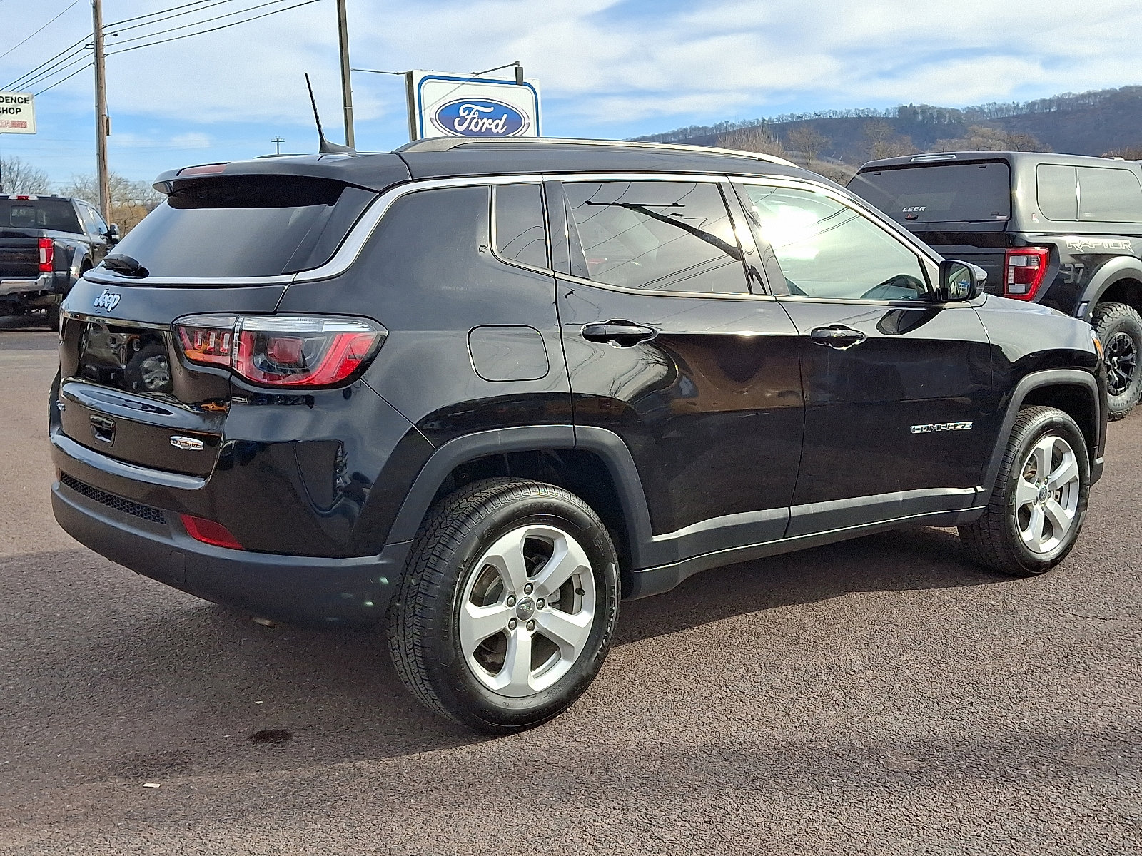 Used 2020 Jeep Compass Latitude image 11