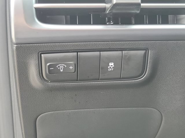 Used 2025 Hyundai Tucson SE FWD image 21
