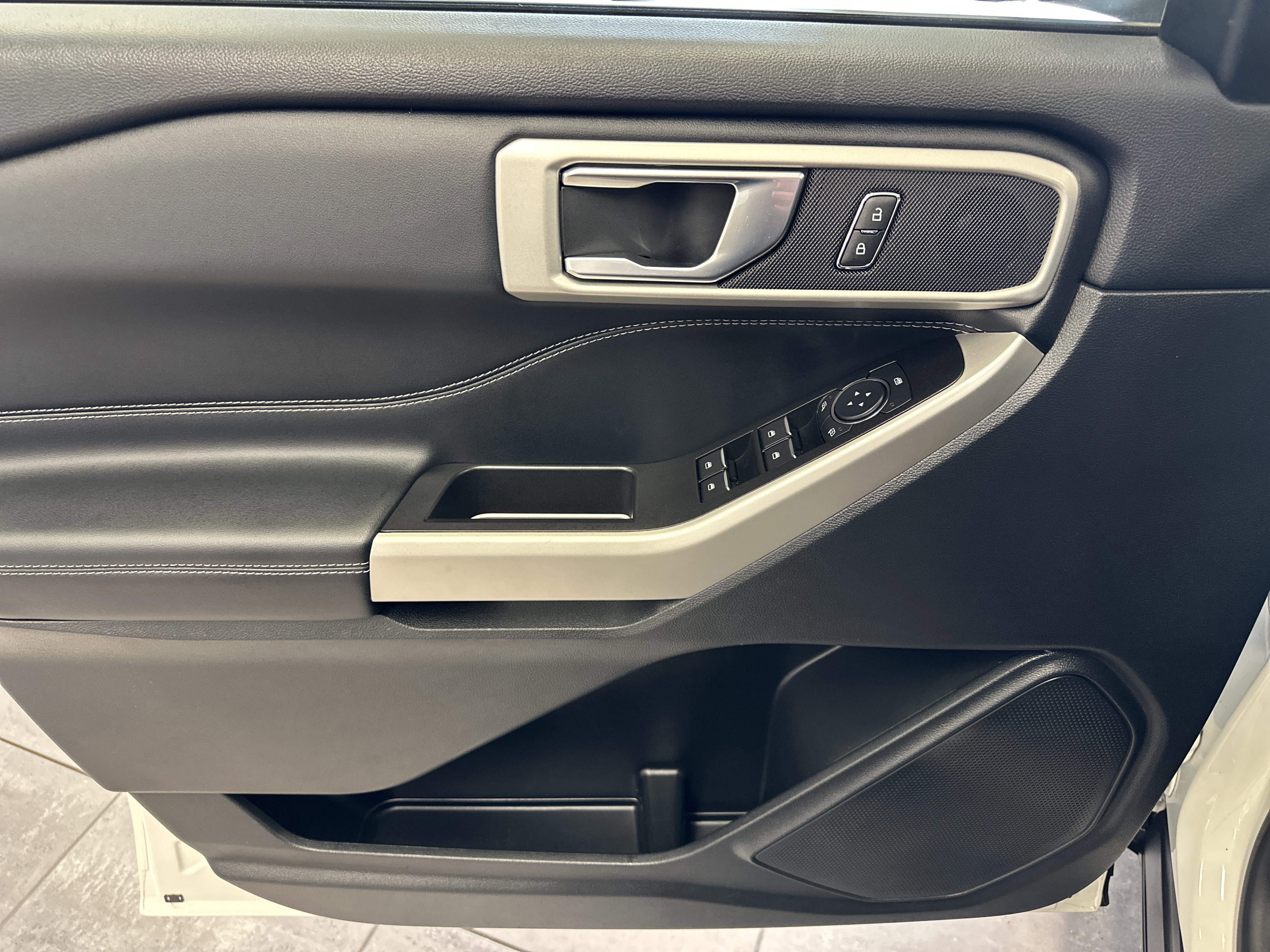 Certified 2022 Ford Explorer XLT w/ Equipment Group 202A image 22