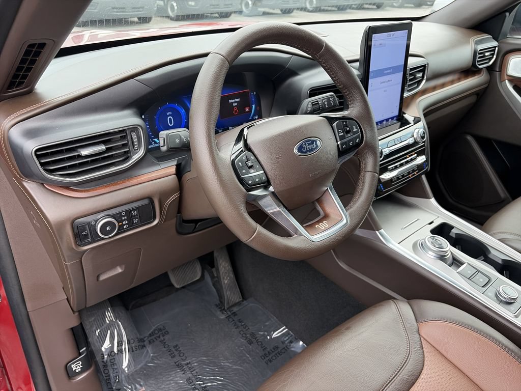 Certified 2023 Ford Explorer King Ranch w/ Technology Package AWD/4WD image 11