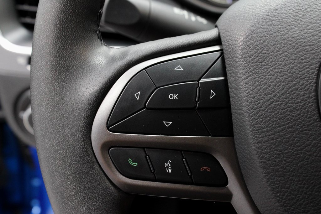 Used 2022 Jeep Cherokee Latitude Lux w/ Mopar Interior Package image 27