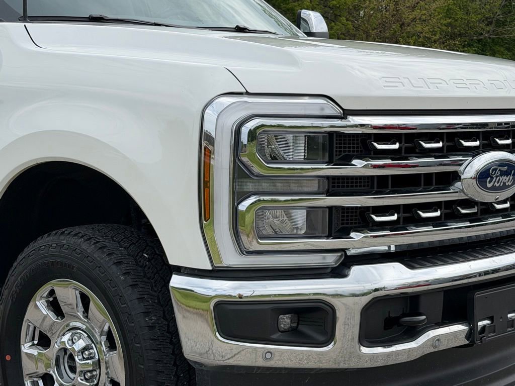 Certified 2025 Ford F350 Lariat w/ Lariat Ultimate Package AWD/4WD image 2