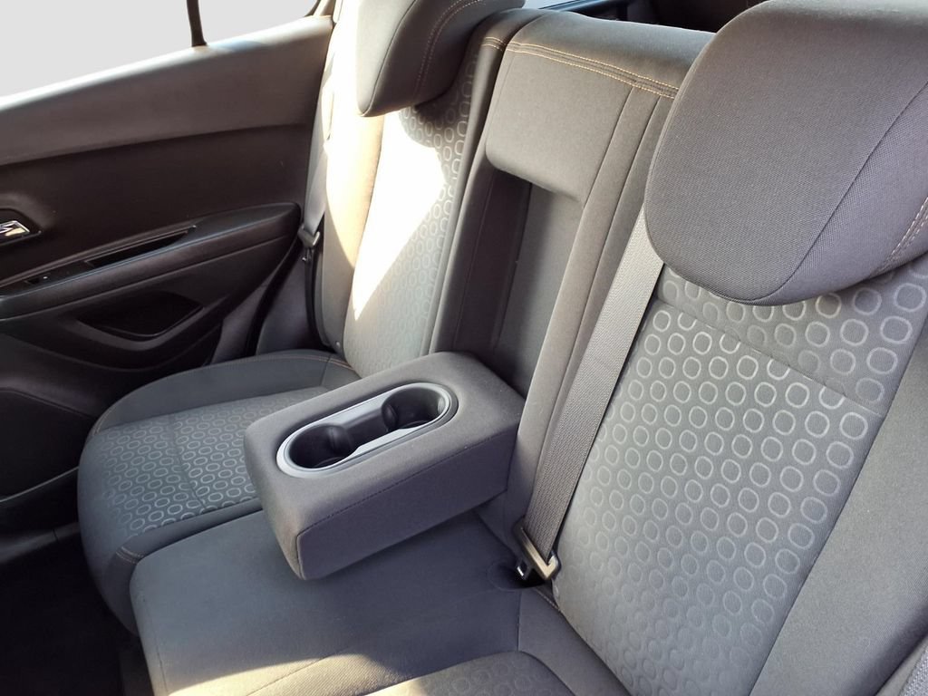 Used 2020 Chevrolet Trax LS FWD image 28