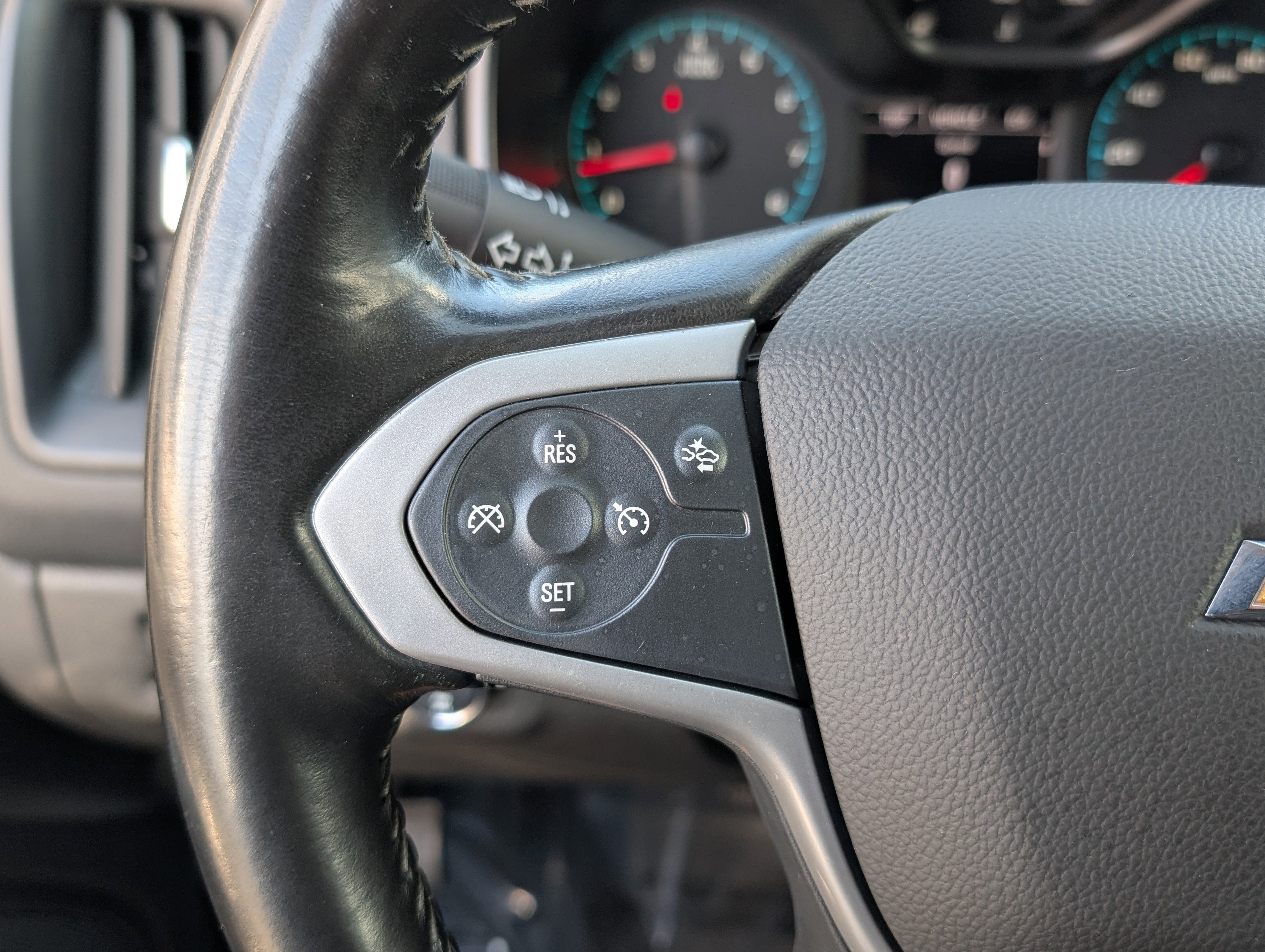 Used 2022 Chevrolet Colorado LT w/ Safety Package image 22