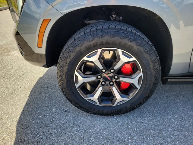 Used 2025 GMC Yukon XL AT4 Ultimate w/ LPO, Floor Liner Package image 8