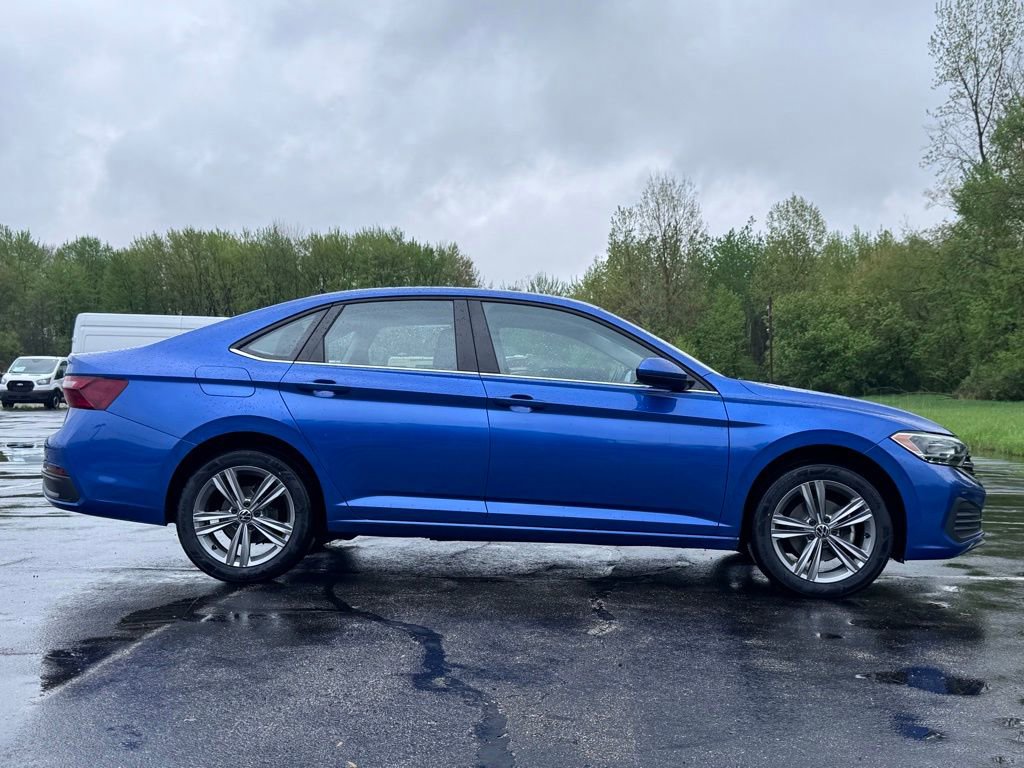 Used 2023 Volkswagen Jetta SE FWD image 7