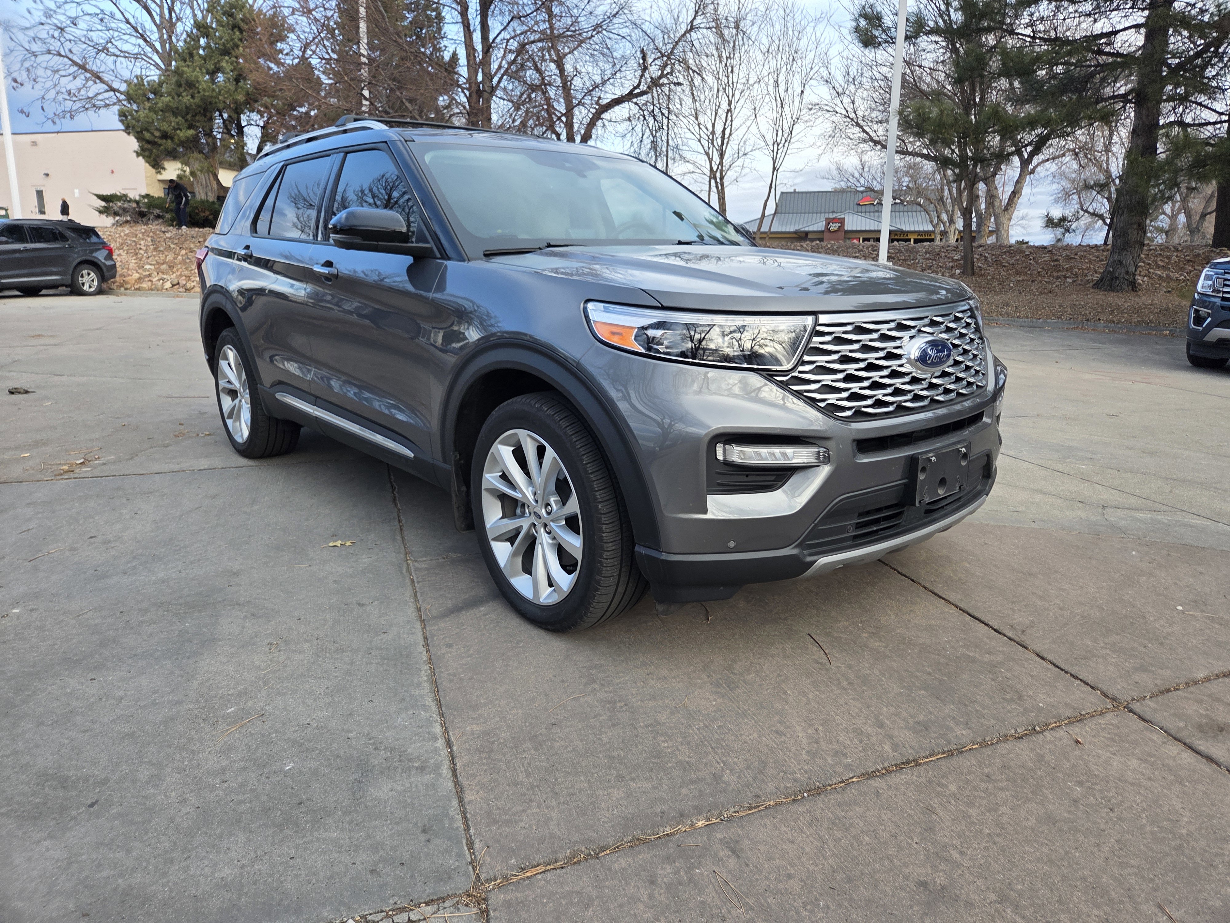 Certified 2022 Ford Explorer Platinum w/ Technology Package image 3