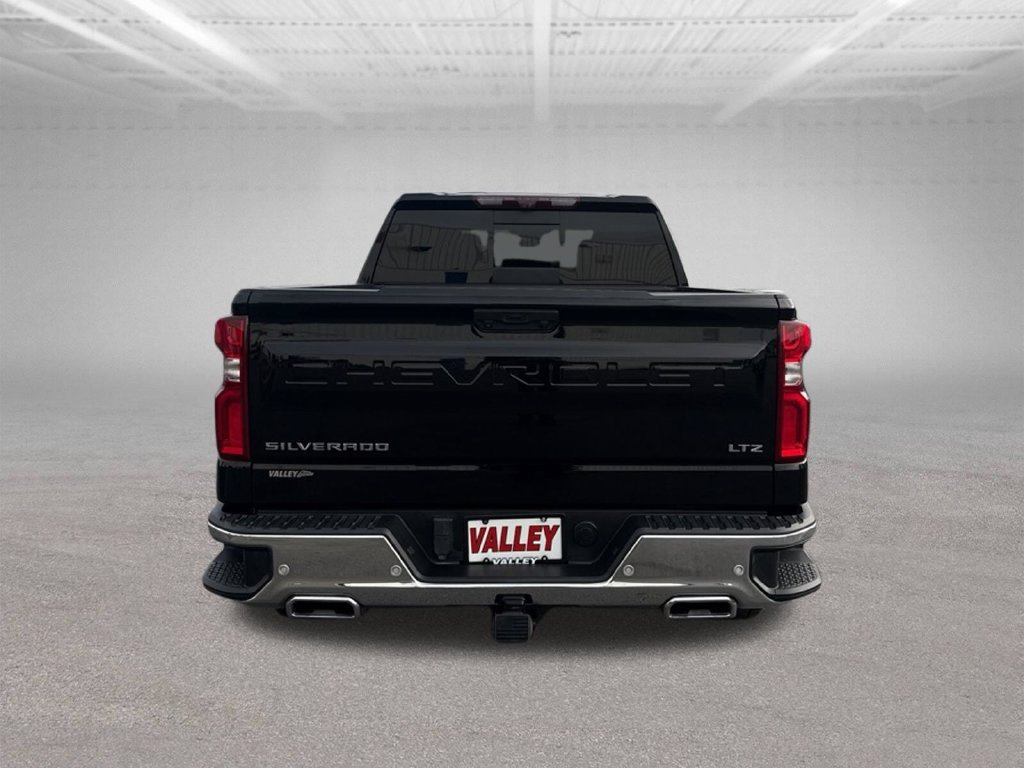 Used 2023 Chevrolet Silverado 1500 LTZ w/ LTZ Premium Package AWD/4WD image 12