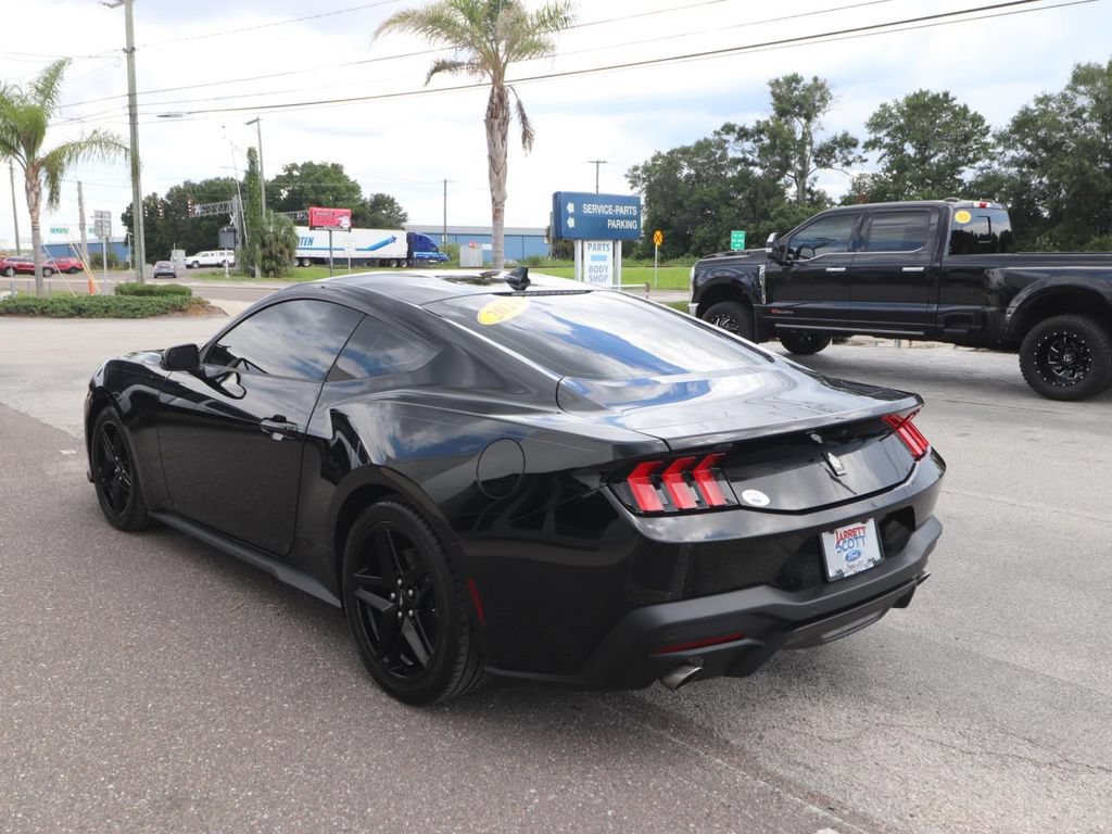 Certified 2024 Ford Mustang Coupe RWD image 8