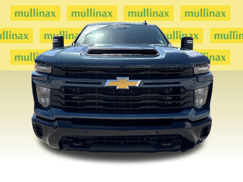 Used 2025 Chevrolet Silverado 2500 Custom w/ Custom Value Package image 6