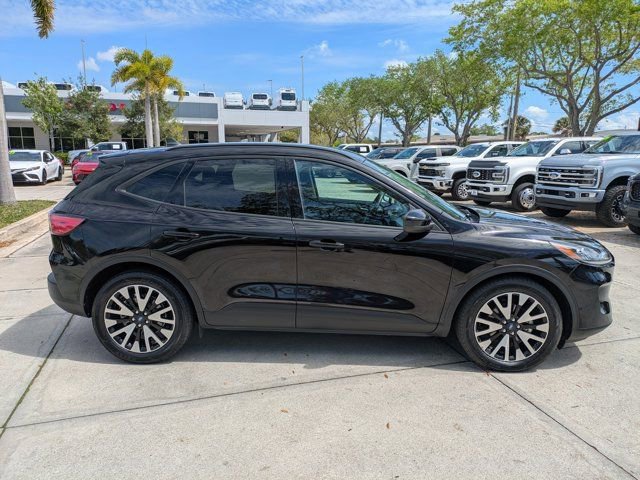 Certified 2020 Ford Escape SE Sport image 3