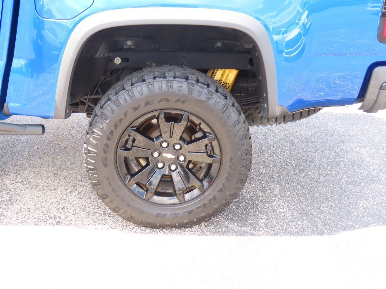 Used 2019 Chevrolet Colorado ZR2 w/ ZR2 Dusk Special Edition image 15