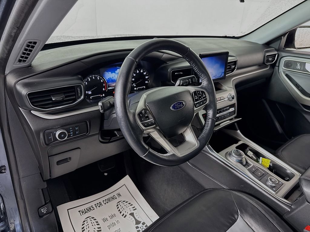 Certified 2022 Ford Explorer XLT w/ Equipment Group 202A image 9