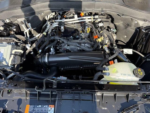 Certified 2025 Ford Explorer Active AWD/4WD image 39