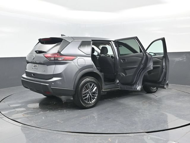 Used 2025 Nissan Rogue S AWD/4WD image 26