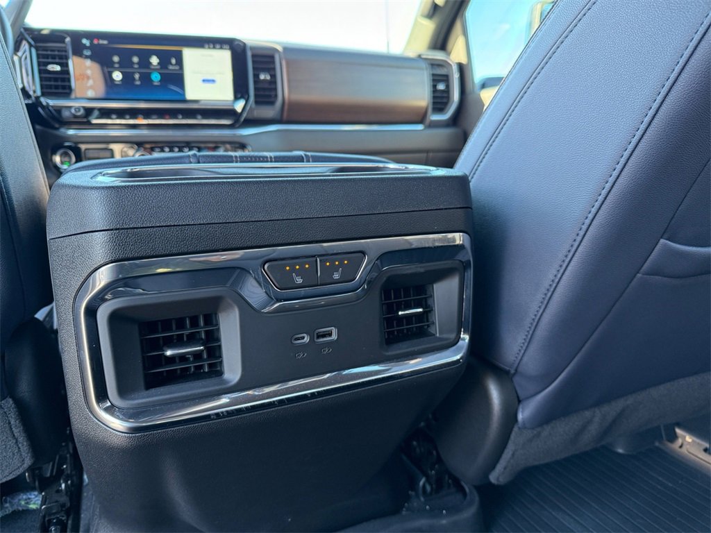 Used 2024 Chevrolet Silverado 2500 High Country image 16