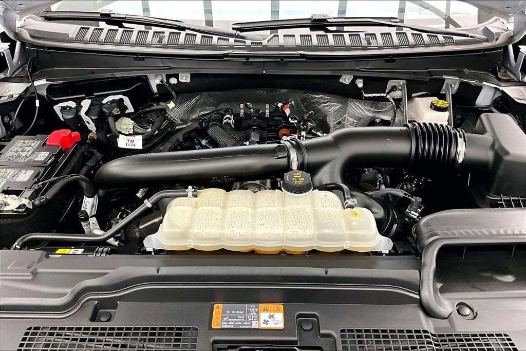 Certified 2025 Ford Expedition Active AWD/4WD image 10